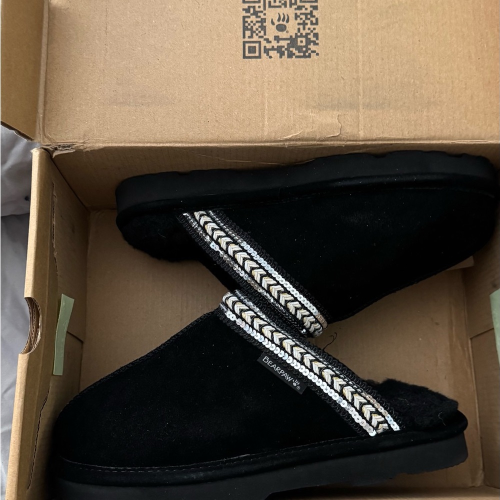 BEARPAW Black Soft with Siver Sequin Embellished Trim - Picture 9 of 10